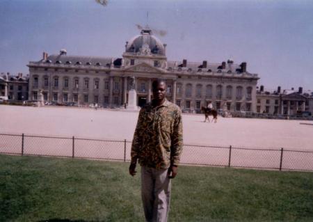 FANNY A PARIS FACE ECOLE MILITAIRE